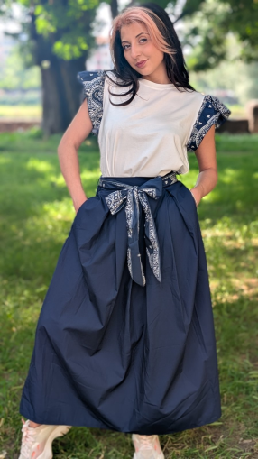 Блуза с пола